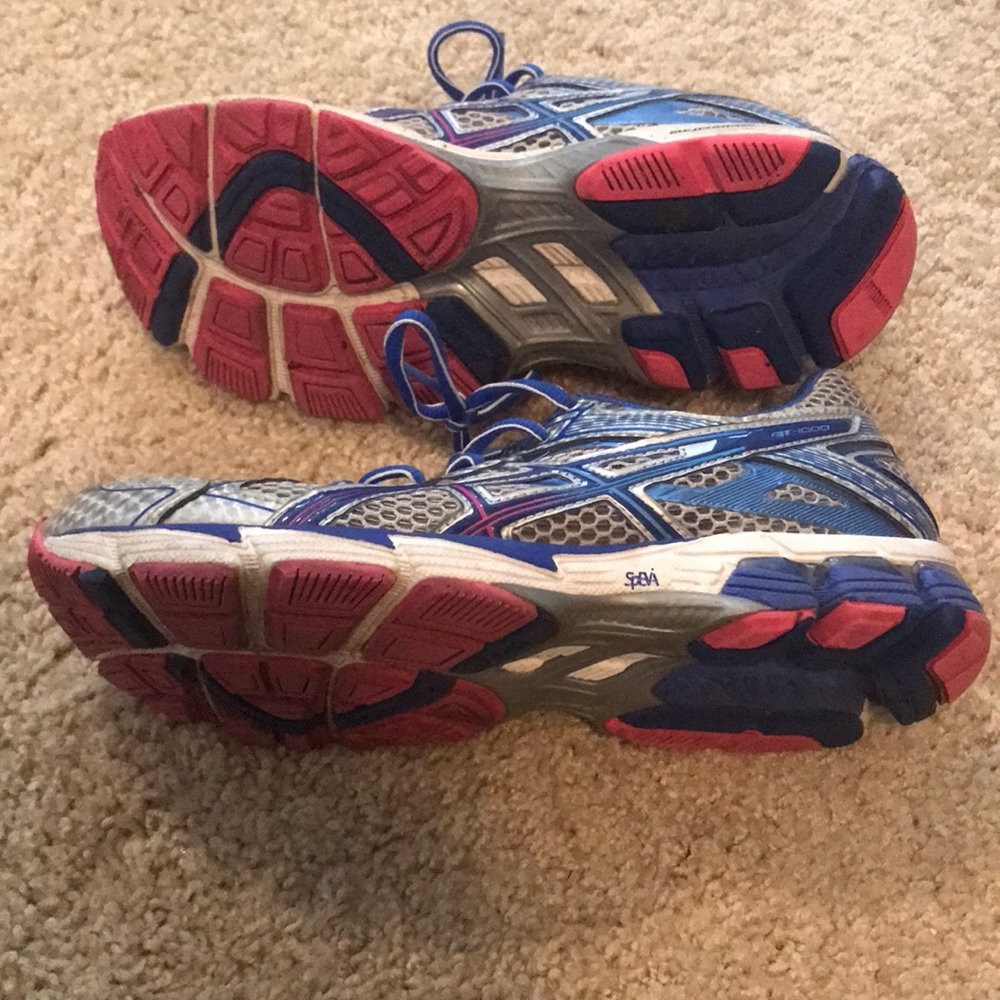 ASICS - Picture 2 of 3